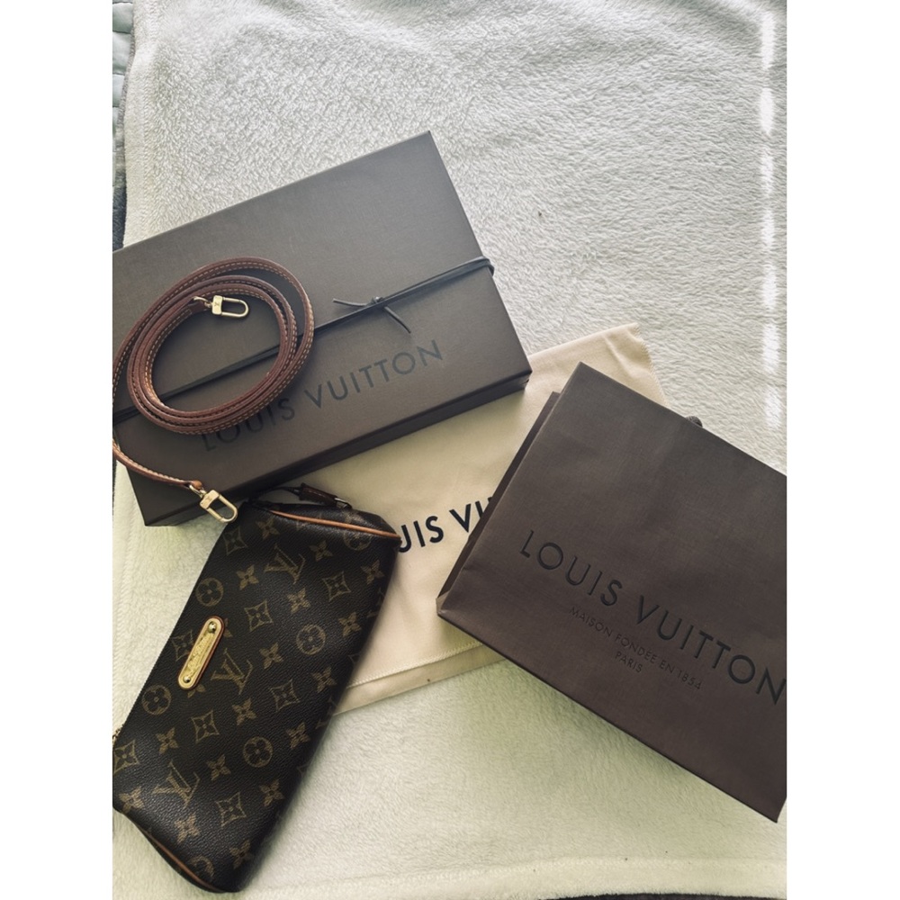Louis Vuitton Eva monogram canvas clutch. Very good condition.